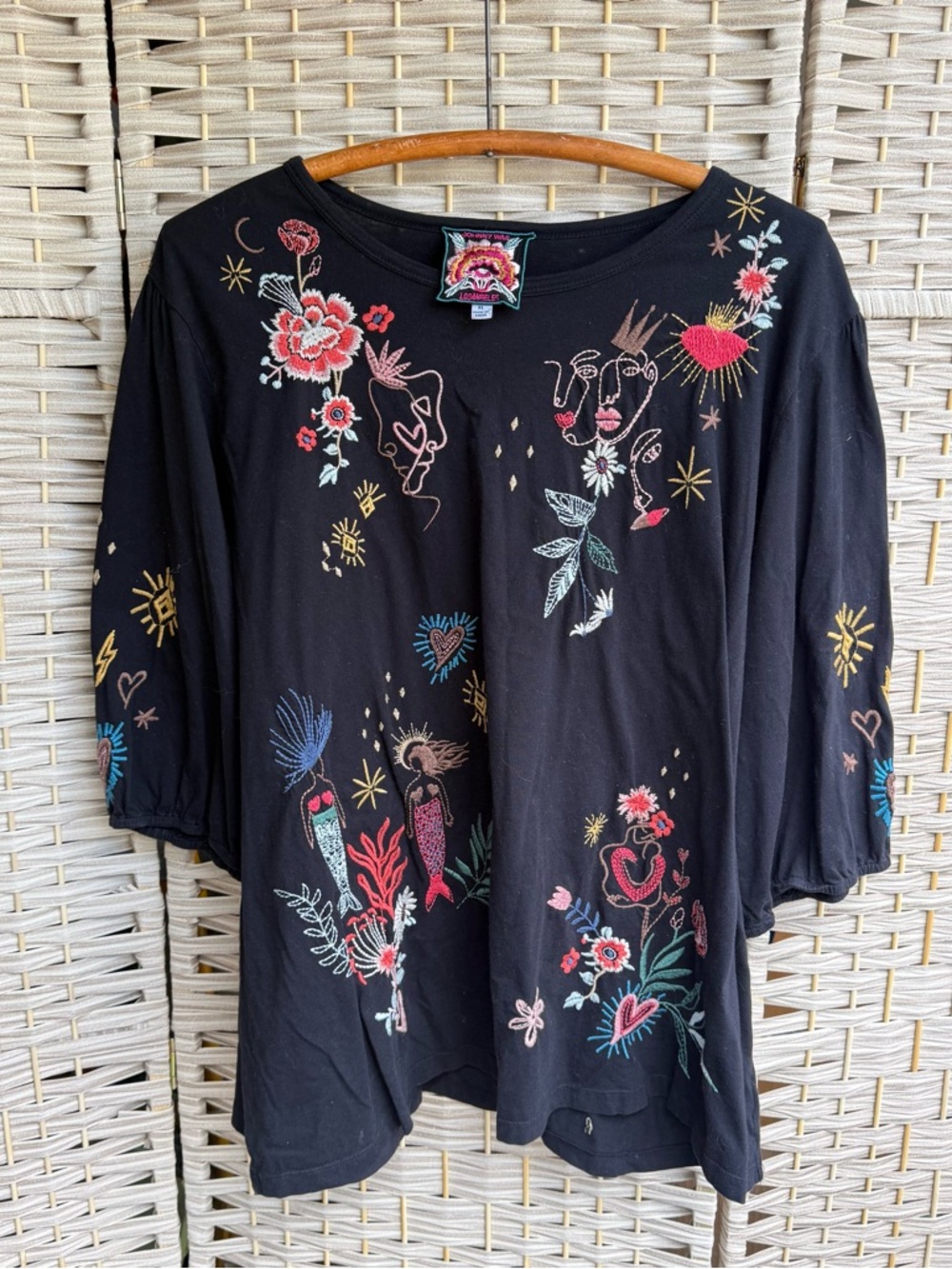 JOHNNY WAS Ruth Puff Sleeve Black Embroidered Floral & Heart Tunic Tee, XL - Picture 3 of 10